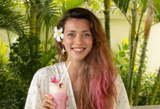 «Ела кокосового червя, опускалась на 400 м в недра Земли и прошла обряд инициации укусами муравьев-пули»: Тодоренко рассказала о своих путешествиях, восхитив поклонников