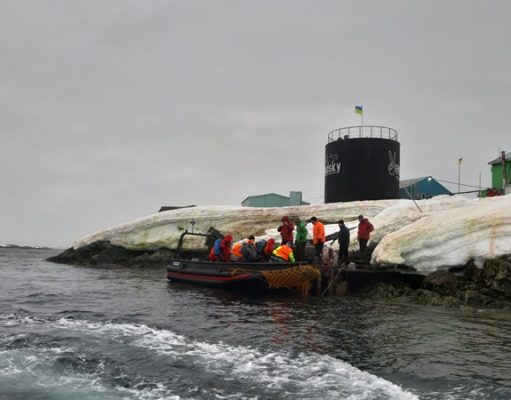 Участники новой экспедиции добрались до Антарктиды через месяц после отправления из Киева