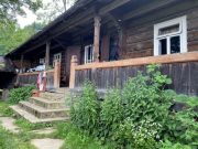 Хозяин уникальной гуцульской хаты-гражды: К соседу надо идти на другой конец горы