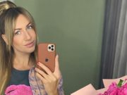 Никитюк показала свой »лук дня» в обтягивающих лосинах. Фото