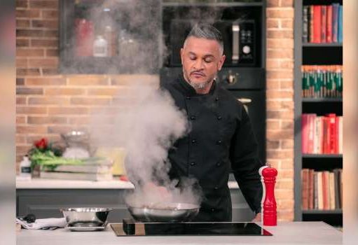 «Эктор, когда вы уже оденетесь? Никак не налюбуетесь?», Был повар, а стал плейбой»: судья проекта «МастерШеф» позировал в плавках на белоснежной яхте