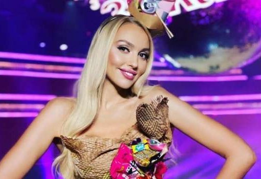 «Это мое любимое блюдо»: Оля Полякова показала, как приготовить блинчики со шпинатом под соусом бешамель