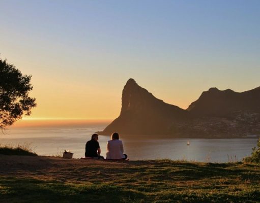 Карантинные майские: рыбалка на рассвете, зебры в украинской степи и сакуротерапия в Ужгороде