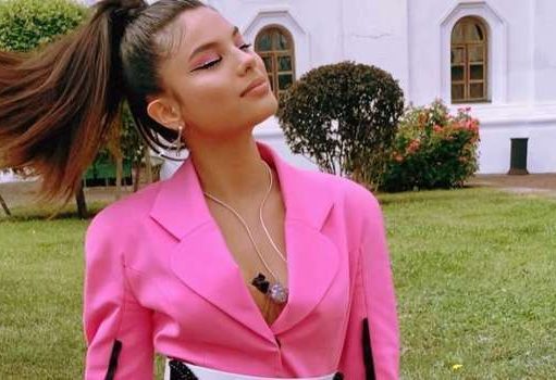 Мишель Андраде презентовала испано-английский мини-альбом EP Échale