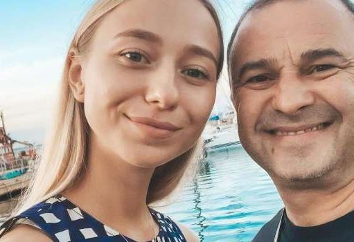 «Она старенькая бабушка. По своей натуре очень флегматична»: жена Виктора Павлика рассказала о своих отношениях с мамой возлюбленного