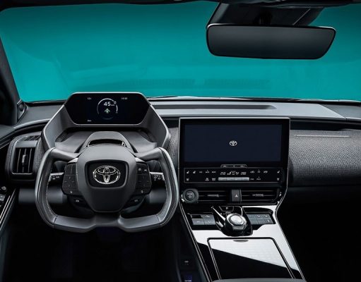 Представлен первый электрический кроссовер Toyota