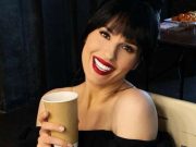 «Пресс заплыл, зад сполз, «за бочок» могу ущипнуть себя по всему своему периметру»: Ефросинина продемонстрировала свою фигуру в топе, при этом пожаловавшись на ее несовершенство