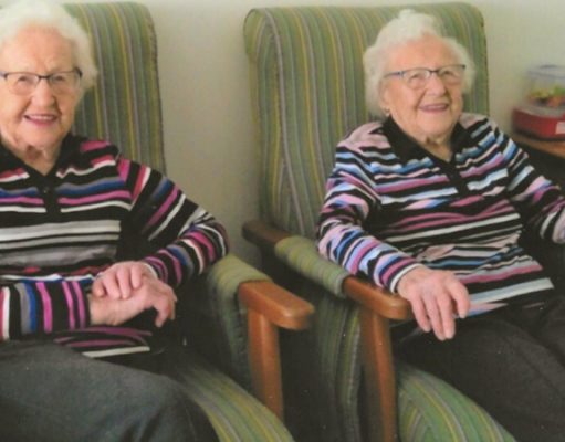 Старейшим близняшкам Австралии исполнилось 102 года