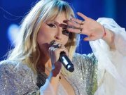 Светлана Лобода позировала в кадре с жирными волосами на голове, собрав их в хвост