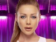 «Тина – вторая Алла Пугачева»: Кароль устроила жаркие танцы в оранжевом длинном шелковом халате, без бюстгальтера под ним