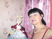 В Чернигове сотрудница суда создает мечтательных кукол из капрона