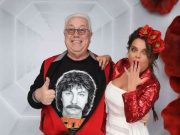 «Вульгарно!» «Дружба дружбой, а правила приличия и уважения ещё никто не отменял. В таком виде перед мужем, а не перед соседом»: Королева показала грудь в белом бюстгальтере перед лицом Винокура