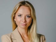 Звезда »Женского квартала» снялась в обтягивающем платье с большим разрезом. Фото