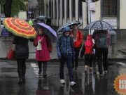 Длинные выходные начнутся со штормового ветра, гроз и заморозков