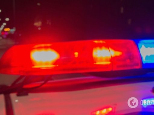 На въезде в Киев столкнулось шесть грузовиков: одного из водителей доставали из кабины фуры. Видео