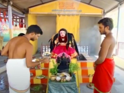 В Индии возвели храм, чтобы молиться богине коронавируса