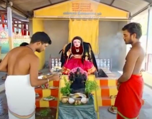 В Индии возвели храм, чтобы молиться богине коронавируса