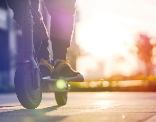 Власти Москвы будут ограничивать скорость самокатов