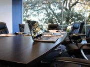 Второй год локдаунов: в офисах экономят на аренде, корпоративах и зарплатах