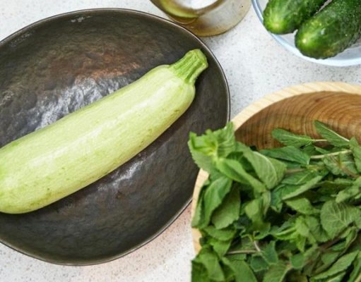 Евгений Клопотенко поделился рецептом быстрого супа из кабачков