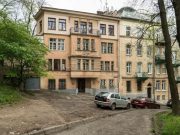 Первые хозяева погибли во время Холокоста: во Львове продают квартиру, где все сохранилось как в 1930-х