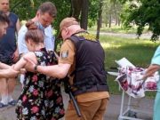 В Киеве беременная женщина потеряла сознание в парке из-за жары