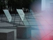 В Санкт-Петербурге открылась уличная выставка «Новые руины. Стекло»