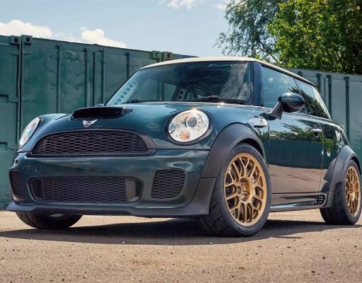 Хэтчбек Mini оснастили мотором V8