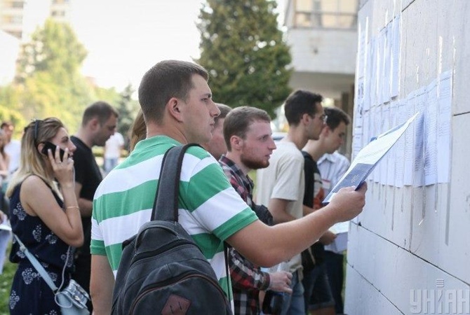 Минобразования: Больше всего заявлений абитуриенты подали на специальность “филология” 