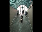 В Киеве из-за дождя затопило станции метро, а в подземных переходах образовались водопады