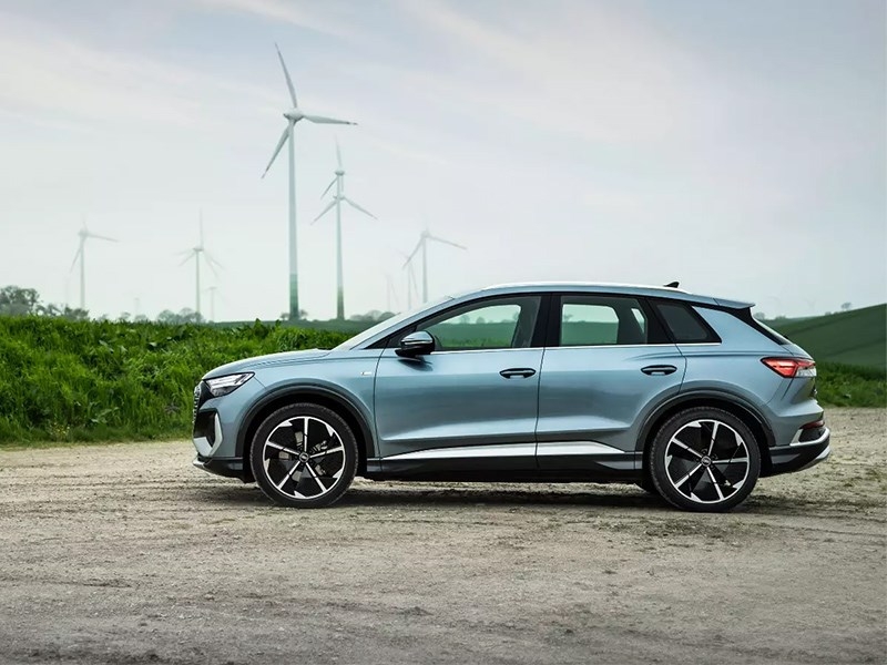 Семейство Audi Q4 E-Tron пополнилось еще двумя версиями