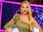 Ушки, латекс и танцы на судейском столе: Оля Полякова снялась в горячем видео