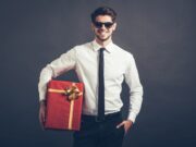 Подарок мужчине: что выбрать, чтобы произвести впечатление?