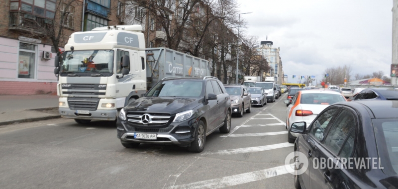 В Киеве на дорогах зафиксировали многочисленные пробки: где не проехать. Карта