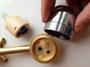 Запасные части для душевой кабины: виды