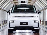 Geely начинает производство нового минивэна LEVC L380, вдохновленного самолетом