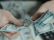 В Украине готовятся переписывать курс доллара: что будет в банках и обменниках через несколько дней