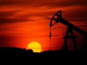 Цены на нефть упали, причина в США – Reuters