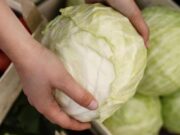 Цены обвалились вдвое: в Украине стремительно дешевеет базовый овощ