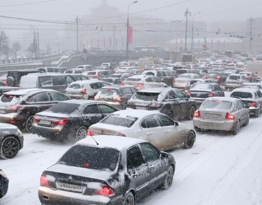 ЦОДД рекомендовал москвичам воздержаться от использования личного транспорта с 16 по 25 декабря