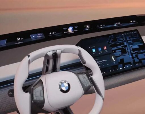 BMW показал новое поколение системы iDrive с проекционным дисплеем по всей ширине лобового стекла