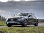 Volvo отзывает гибридные автомобили из-за риска возгорания