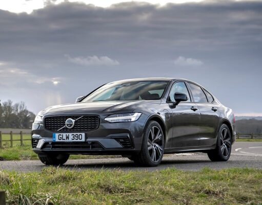 Volvo отзывает гибридные автомобили из-за риска возгорания