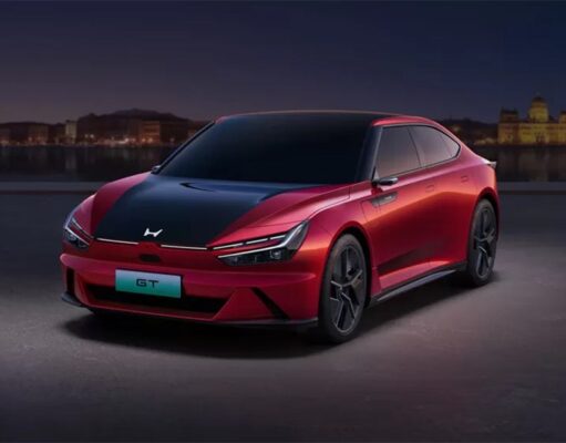 Honda представила серийные лифтбеки GT с разным дизайном и шестью экранами