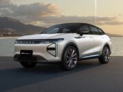 Chery представила для зарубежных рынков гибридный кроссовер Exeed с запасом хода 1400 км