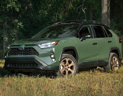 Toyota отзывает более миллиона автомобилей из-за неисправности камеры заднего вида