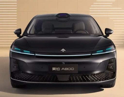 Новый седан GAC Hyptec A800 получил три электромотора и продвинутый автопилот