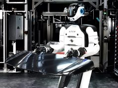 BMW «нанял» гуманоидных роботов для сборки батарей