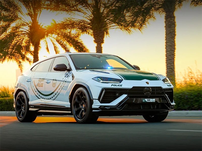 Lamborghini Urus поступил на службу полиции Дубая 