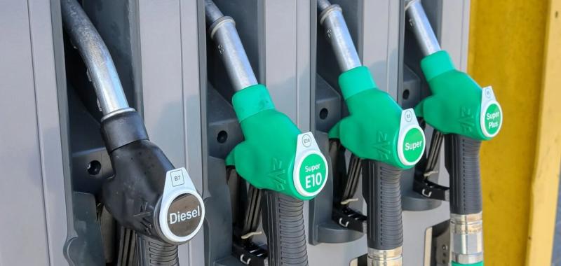 В Украине могут переписать цены на бензин и дизель: к чему готовиться